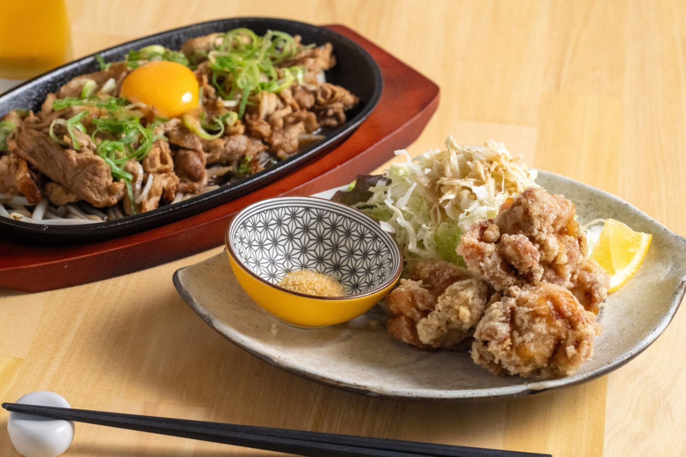 揚げと焼き、二つの“熱”で放出の夜を彩る。
一皿ごとに響く音と香ばしさが、食欲を誘う合図。-3